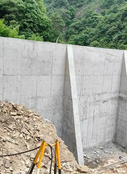 南京玄武区重力式挡土墙